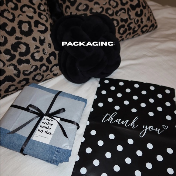 Abercrombie & Fitch Curve Love High Rise ‘90s Relaxed Jeans - Picture 6 of 6